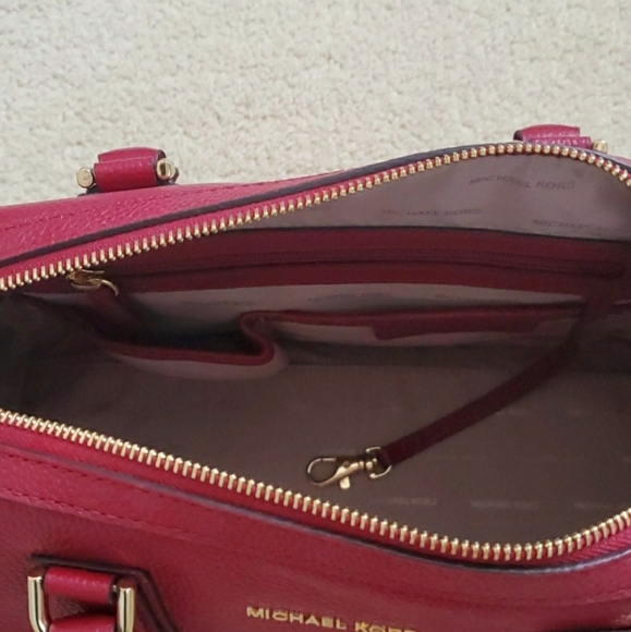 NWOT Michael Kors satchel - Picture 3 of 4